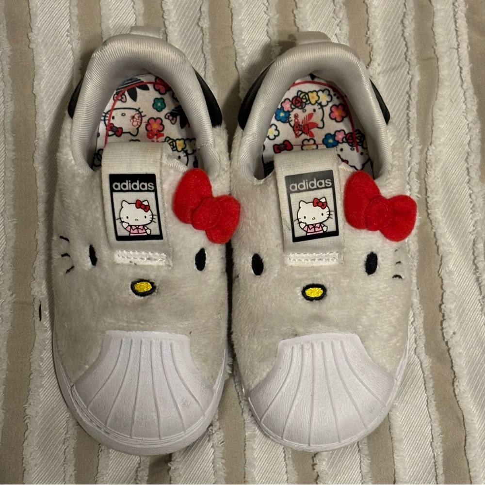 Hello Kitty kids shoes